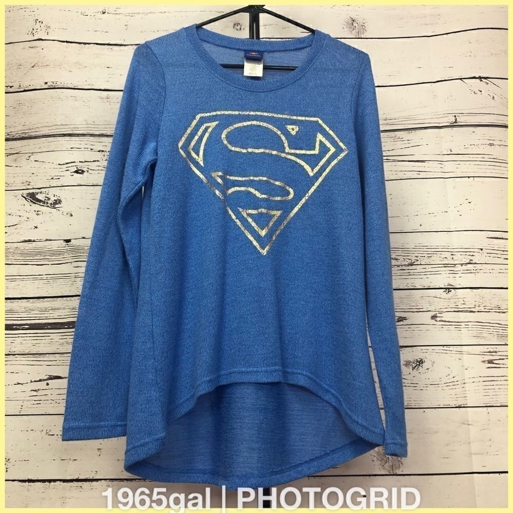 Superman XL Light Blue Gold “S” Sweater Rayon poly